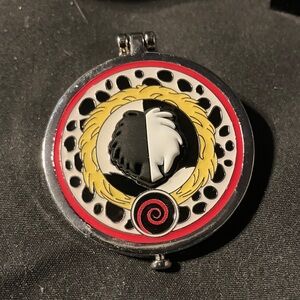 Cruella de Vil Loungefly Disney Villain Compact Mirror Blind Box Enamel Pin